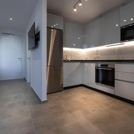 E1 Studios-hosted By Sweetstay غيبرالتار