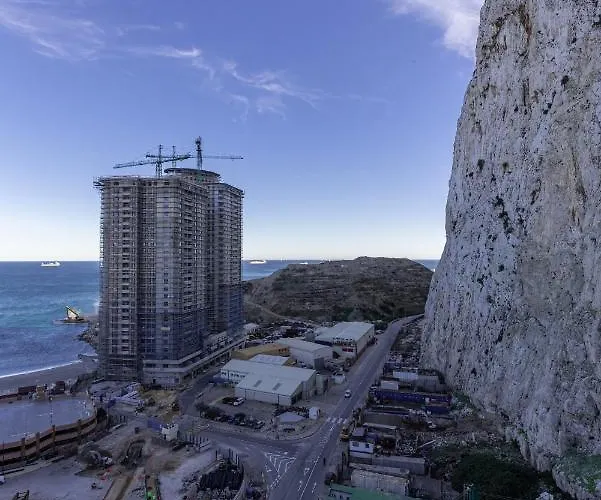 E1 Studios-hosted By Sweetstay * Гибралтар