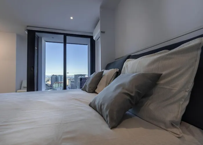 E1 Studios-hosted By Sweetstay Отель *